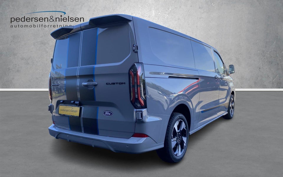 Ford Transit Custom 320L 2,5 PHEV Sport CVT