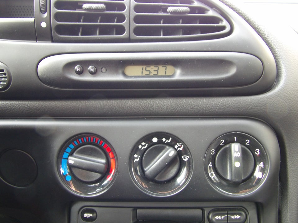 Ford Mondeo 1,6 Fashion 4d