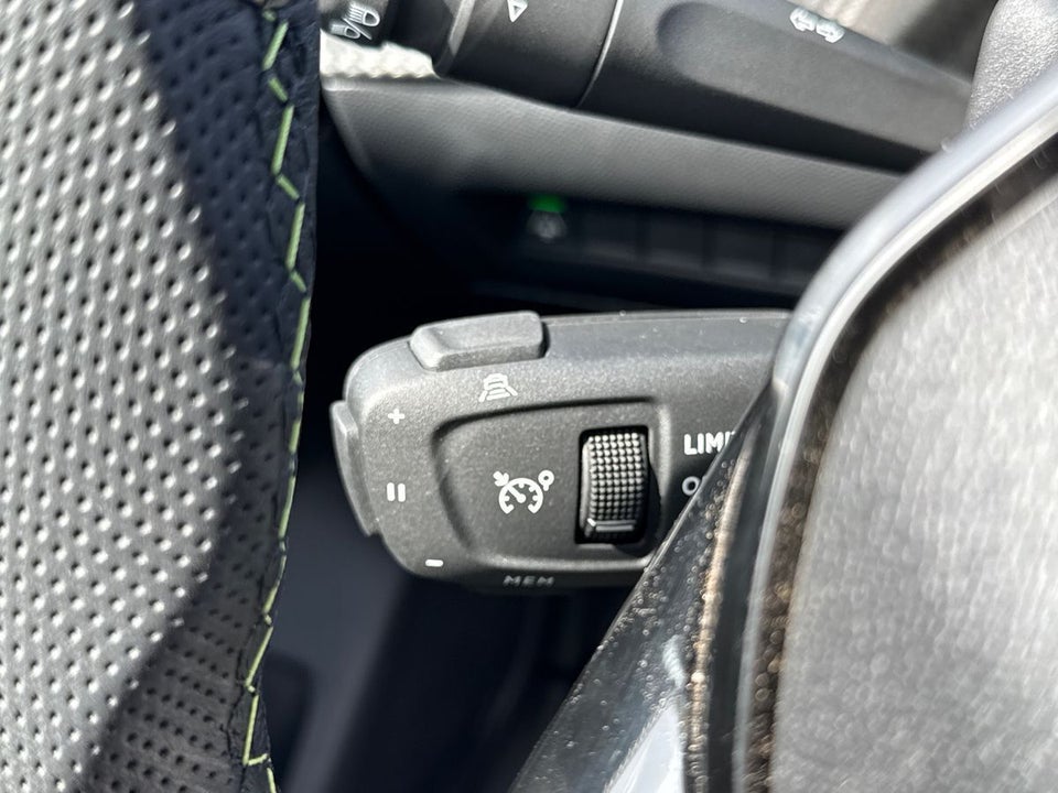 Peugeot e-208 54 GT Pack 5d