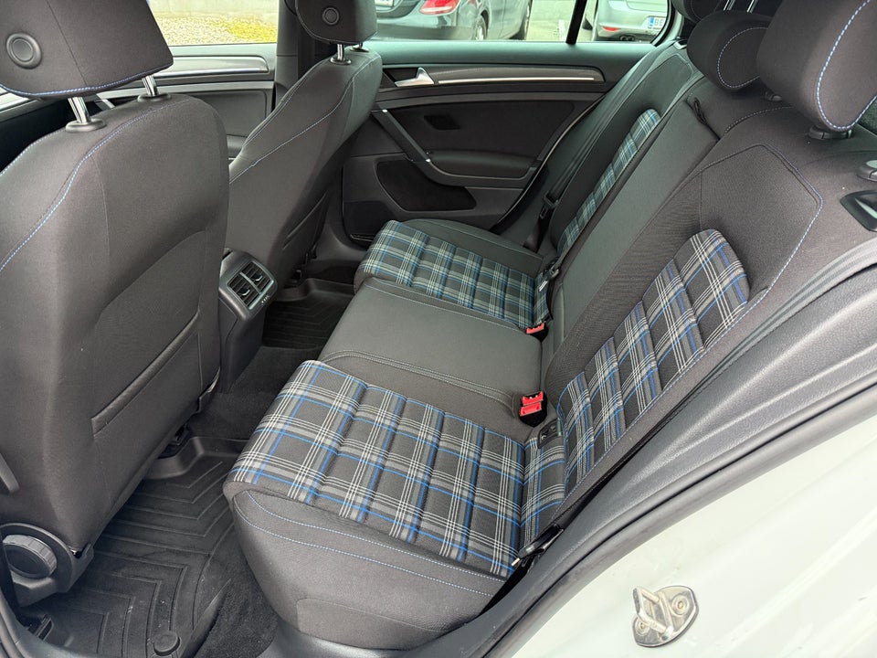 VW Golf VII 1,4 GTE DSG 5d