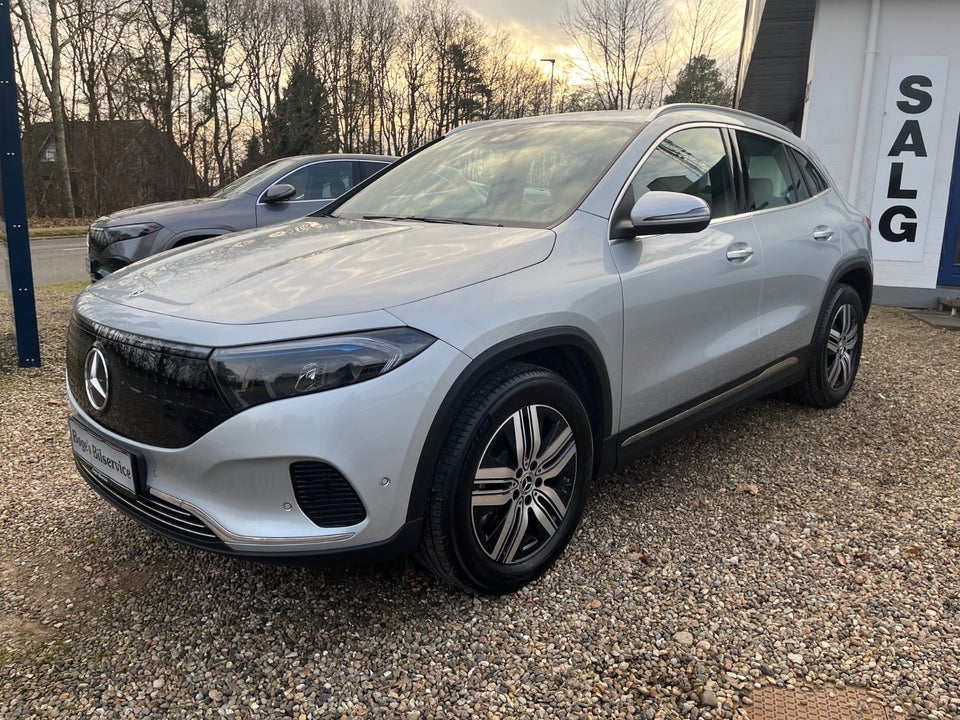 Mercedes EQA300 Progressive 4Matic 5d