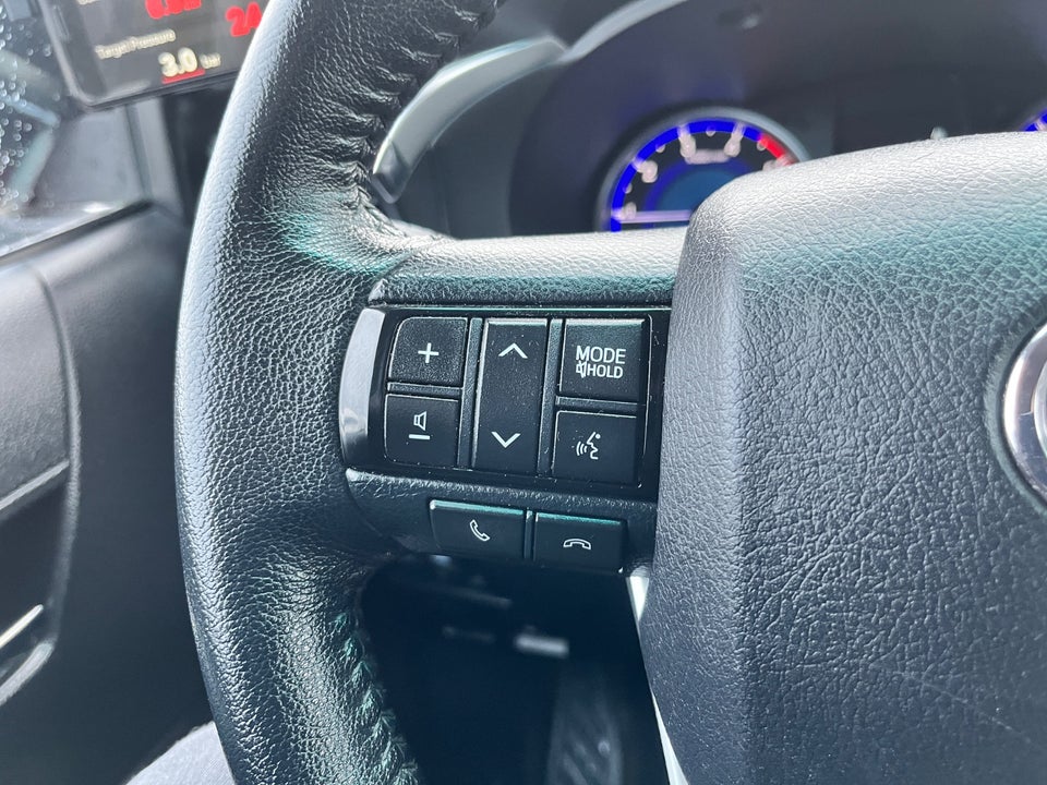 Toyota HiLux 2,4 D-4D 150 T2 Db.Kab 4x4 4d