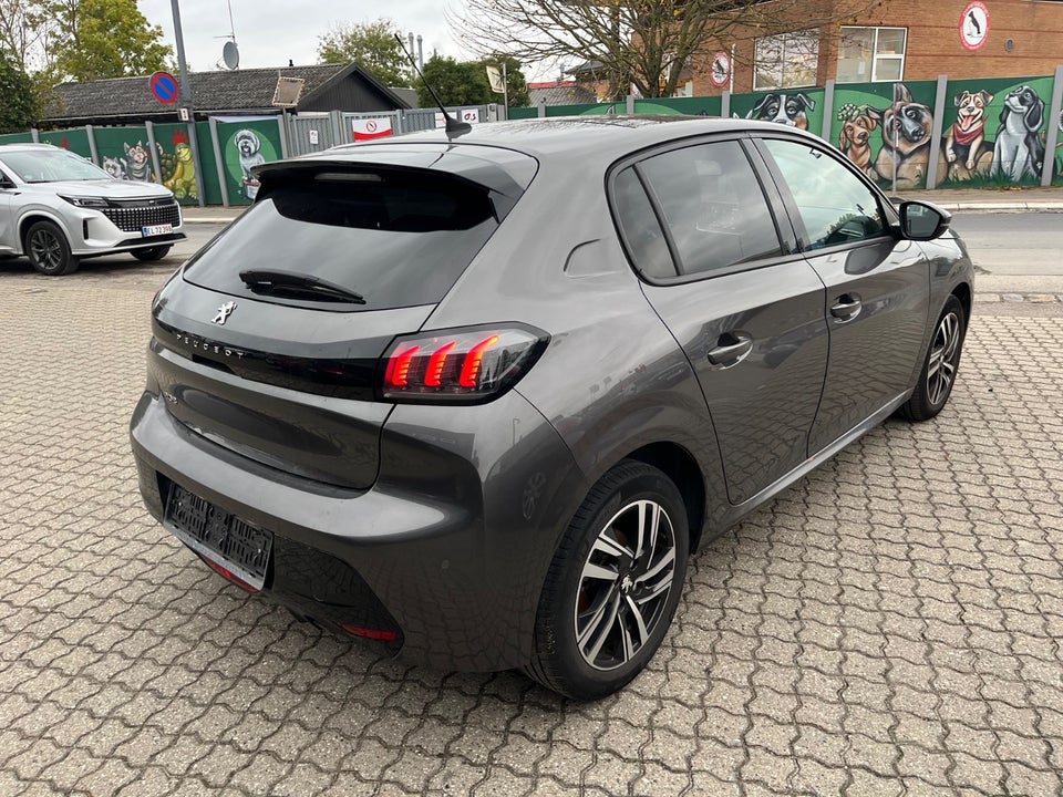 Peugeot 208 1,2 PureTech 100 Allure Sky 5d