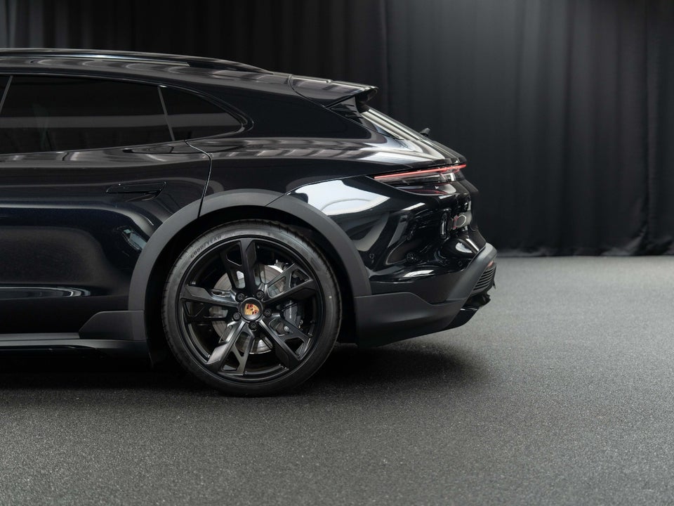 Porsche Taycan 4 Performance+ Cross Turismo 5d