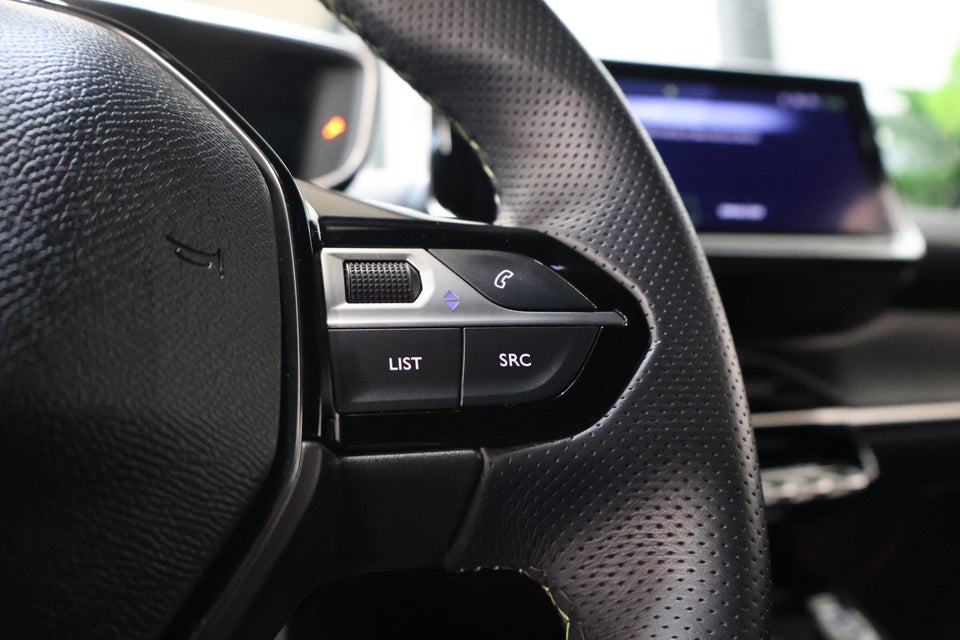 Peugeot e-208 54 GT 5d