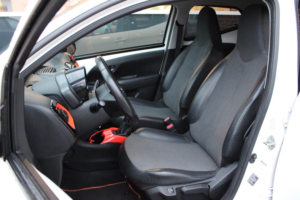 Toyota Aygo 1,0 VVT-i x-style 5d