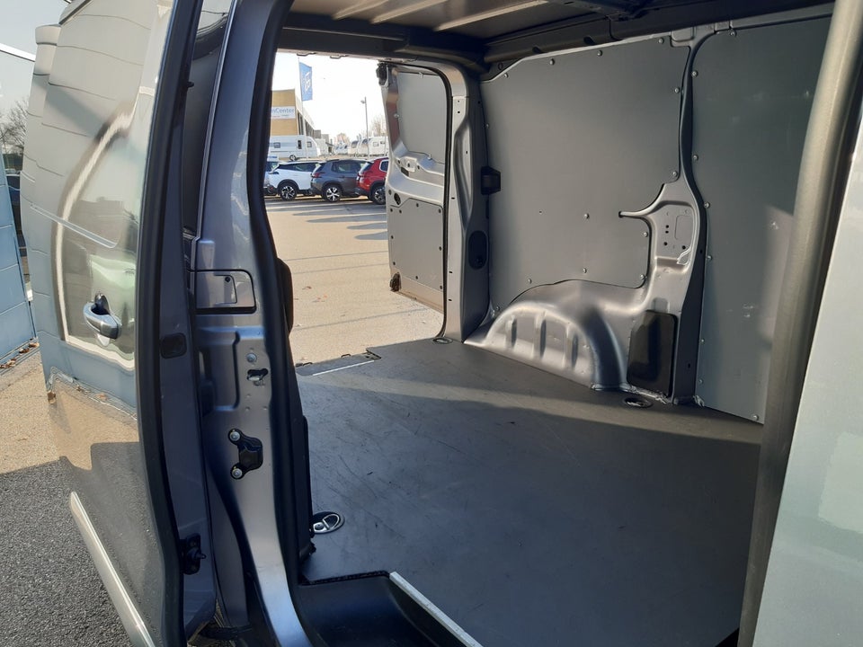 Peugeot e-Expert 75 L2 Ultimate Van