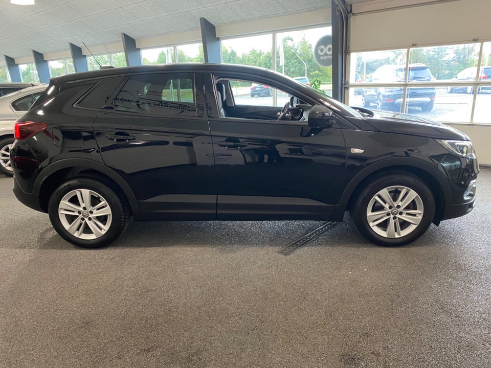 Opel Grandland X 1,2 T 130 Enjoy 5d