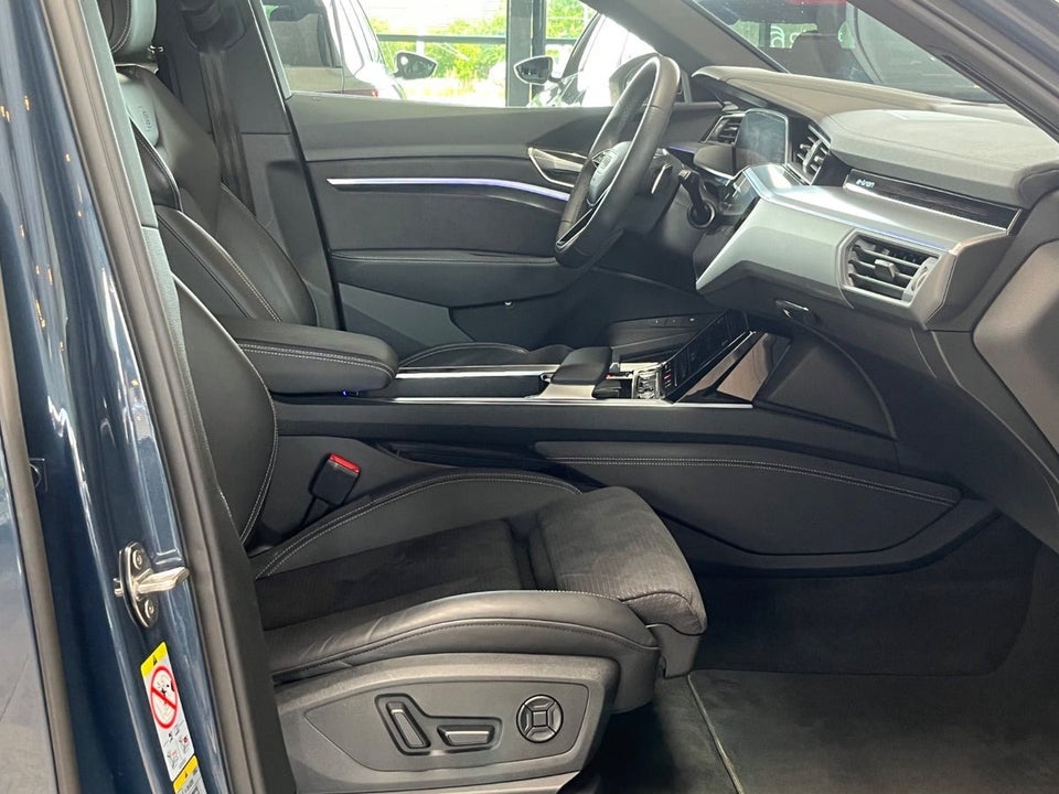 Audi Q8 e-tron 55 S-line quattro 5d