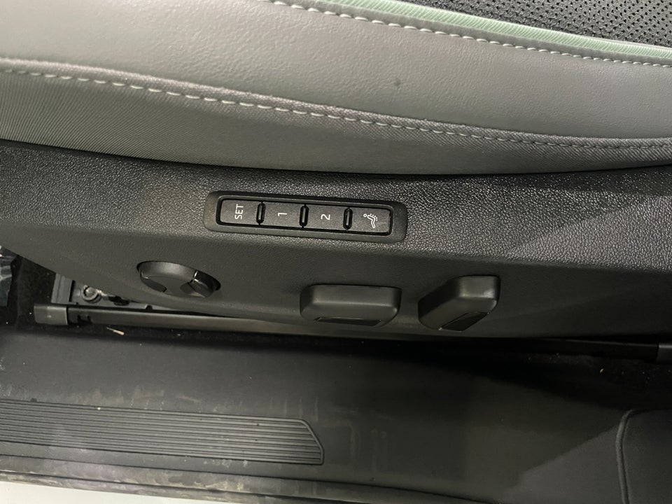 Skoda Enyaq 85 iV Lounge Premium 5d