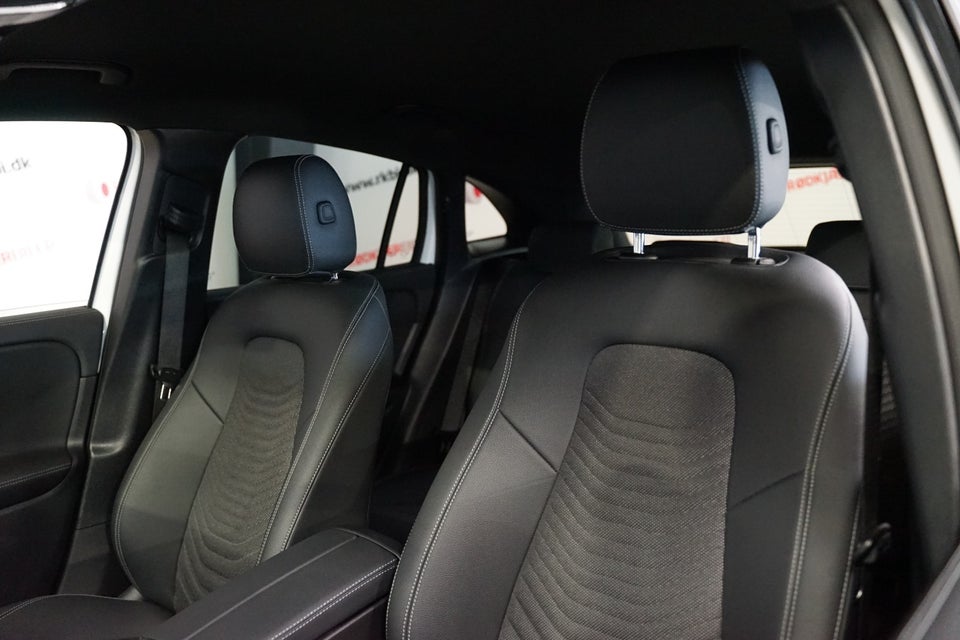 Mercedes EQA300 Progressive 4Matic 5d