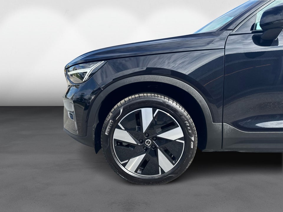 Volvo EX40 Standard Range Plus 5d