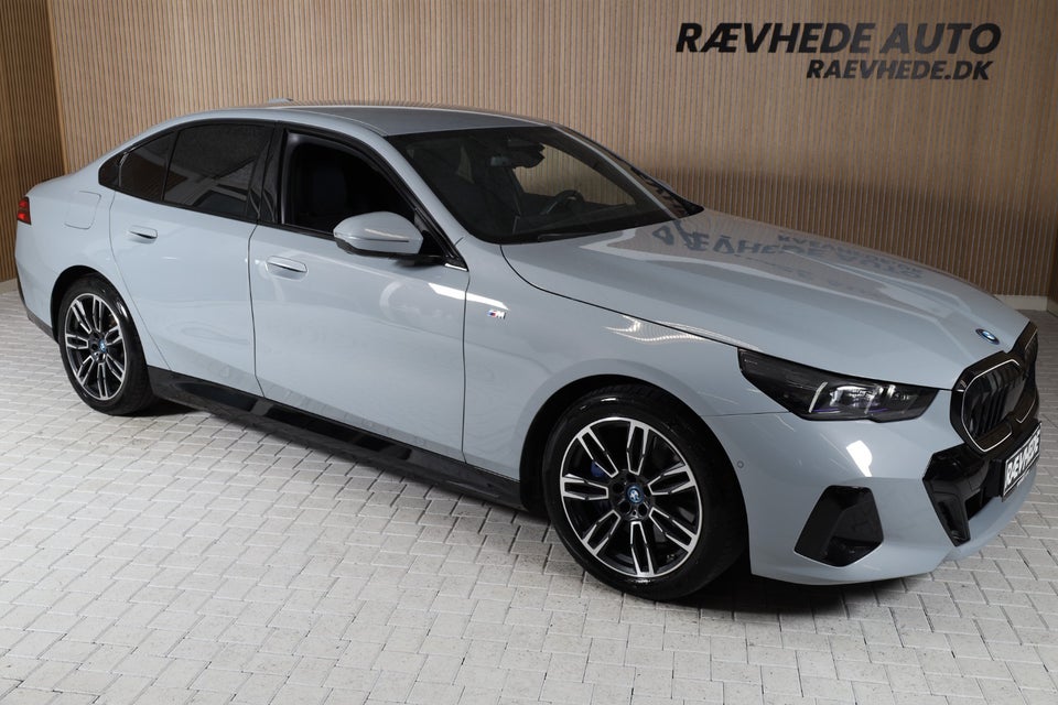 BMW i5 eDrive40 M-Sport 4d