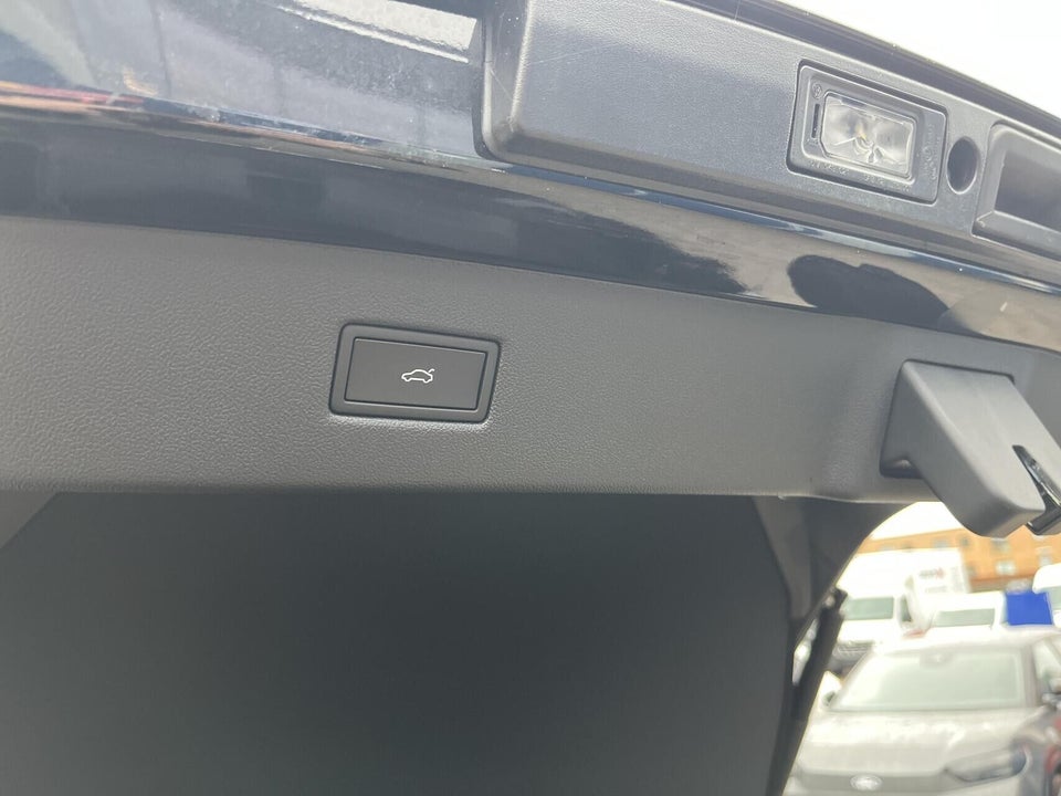 Ford Capri 77 Select Extended Range 5d