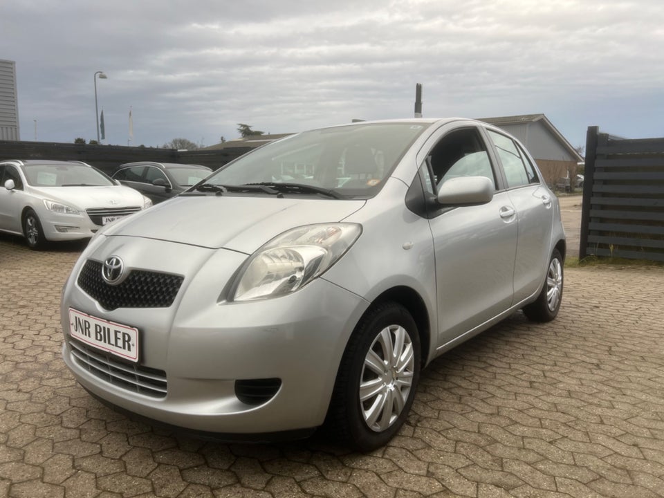 Toyota Yaris 1,3 Sol 5d