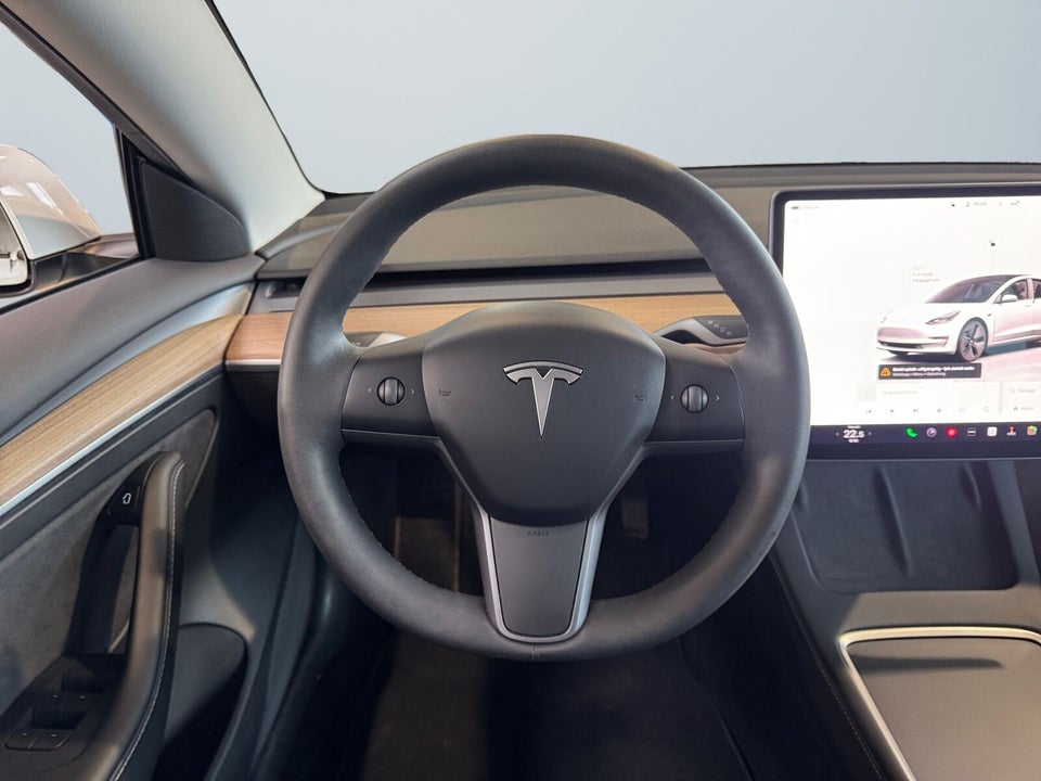 Tesla Model 3 Long Range AWD 4d