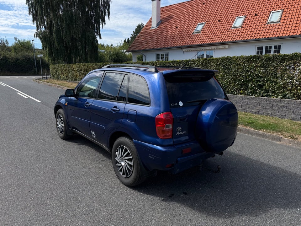 Toyota RAV4 2,0 D-4D 4x4 Van 5d