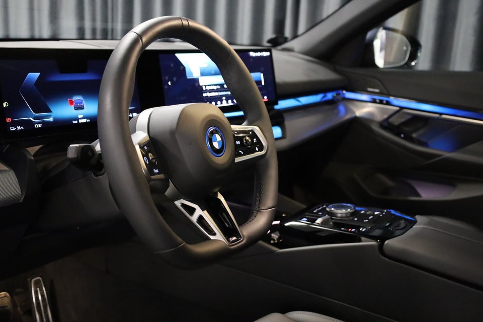 BMW i5 eDrive40 M-Sport 4d