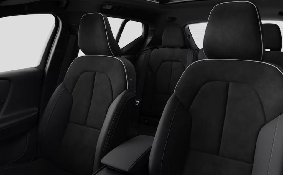 Volvo EX40 Extended Range Black Edition Excess 5d