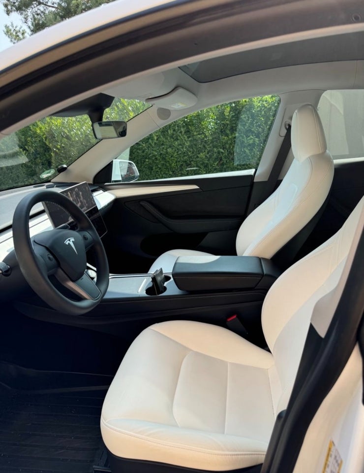 Tesla Model Y RWD 5d