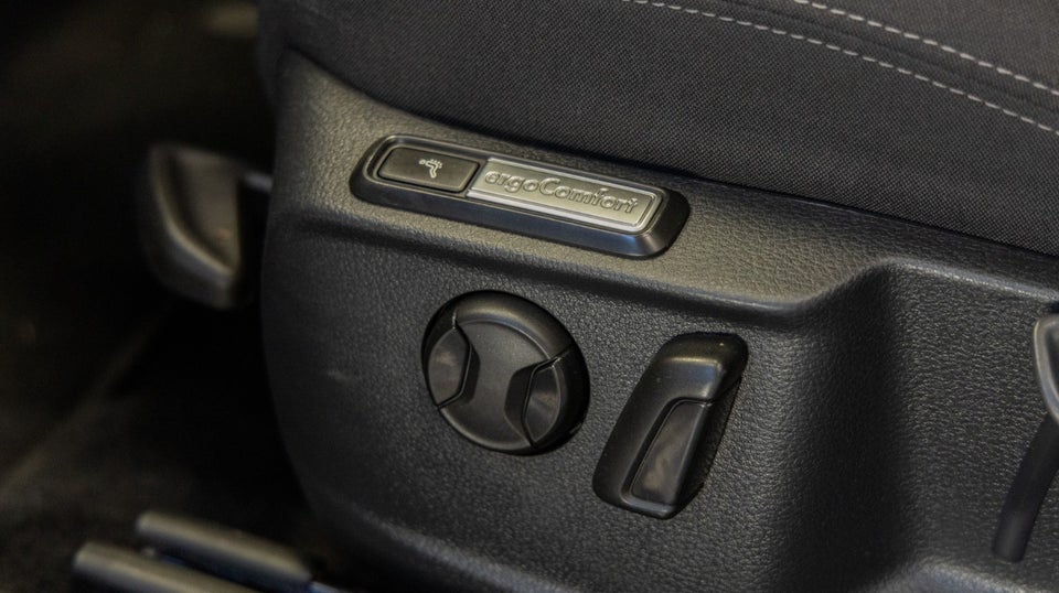 VW Passat 2,0 TDi 122 Business+ Pro Variant DSG 5d