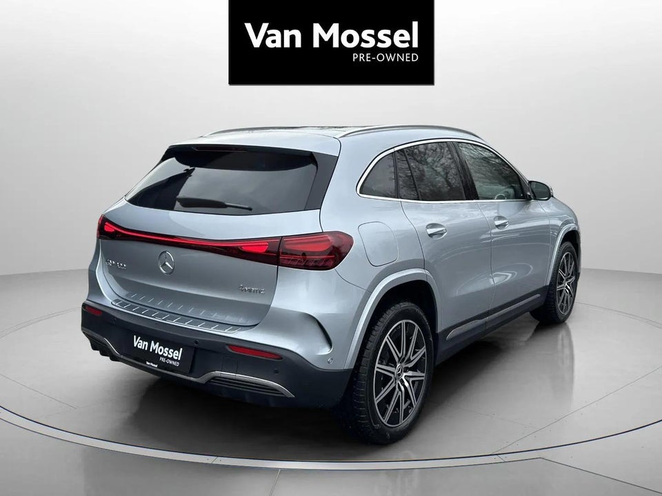 Mercedes EQA300 AMG Line 4Matic 5d