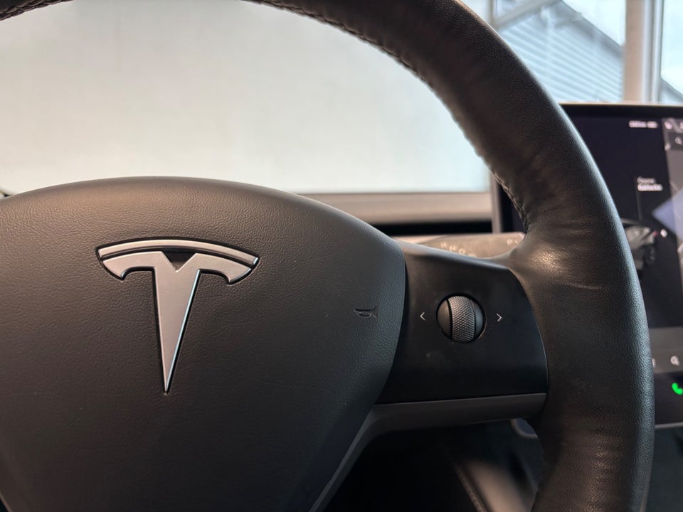 Tesla Model 3 Long Range AWD 4d