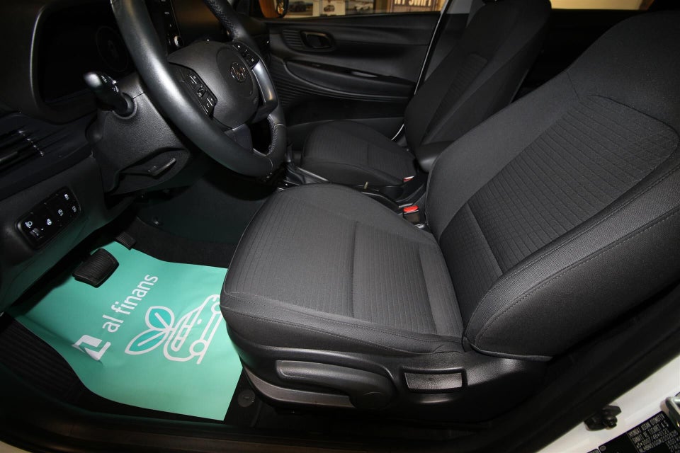 Hyundai i20 1,0 T-GDi Essential DCT 5d