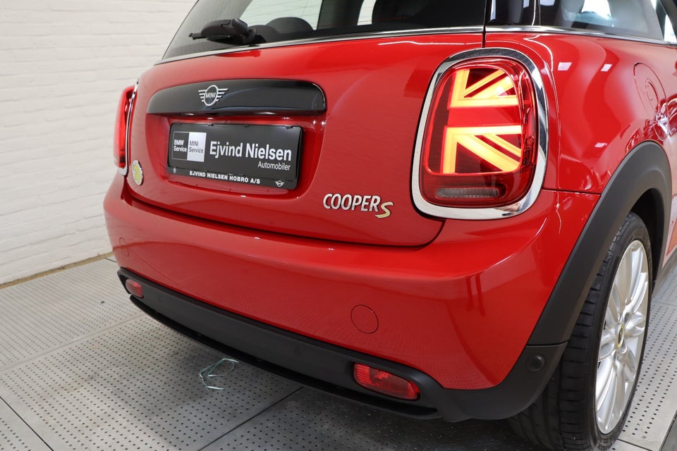 MINI Cooper SE Essential 3d