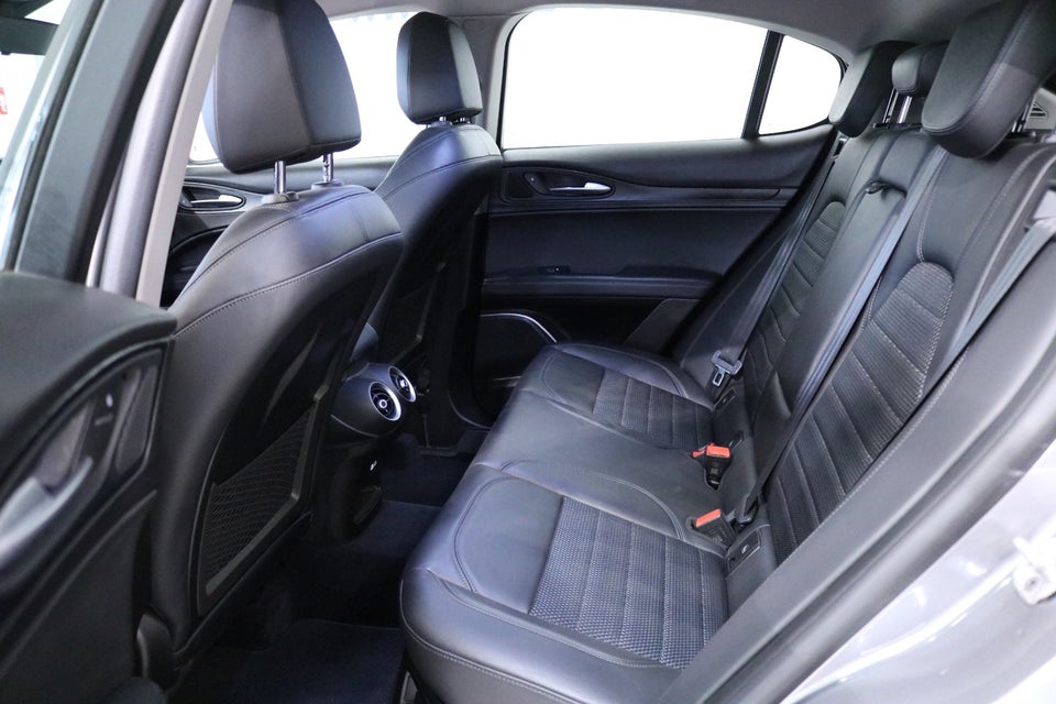 Alfa Romeo Stelvio 2,2 JTD 180 aut. 5d