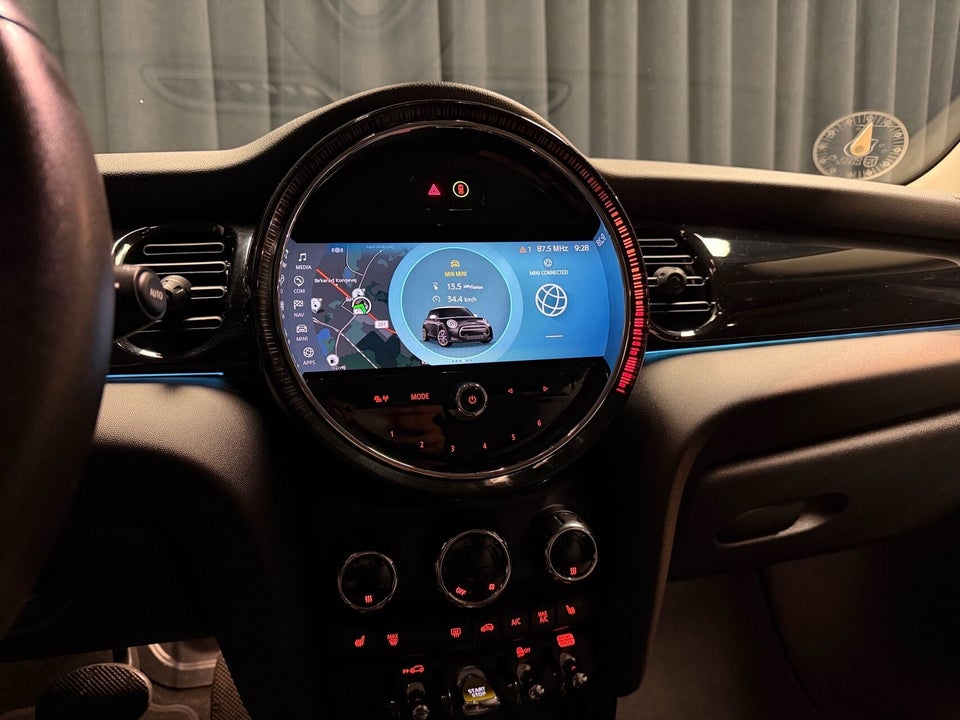 MINI Cooper SE Essential 3d