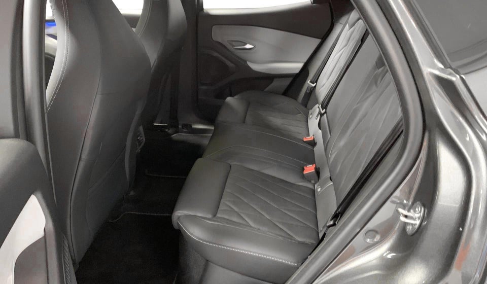 Ford Capri 82 Premium Extended Range 5d