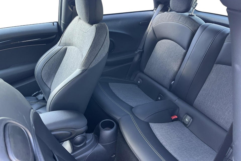 MINI Cooper SE Classic Trim 3d