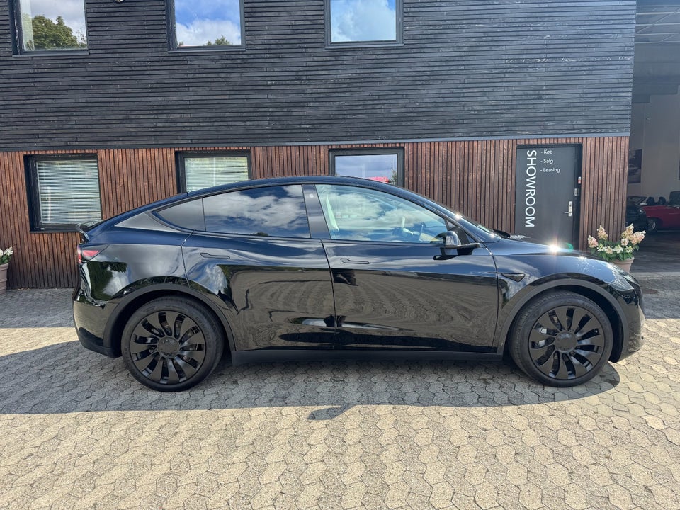 Tesla Model Y Long Range AWD 5d