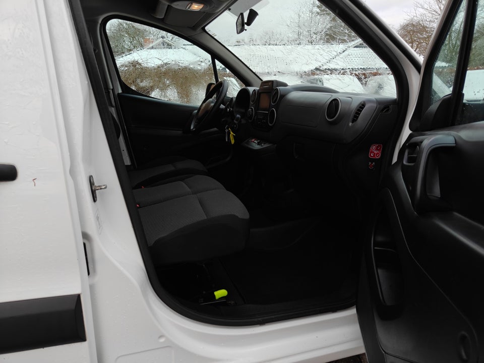 Peugeot Partner 1,6 BlueHDi 100 L1 ESG Flex Van 5d