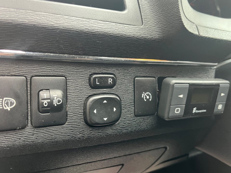 Toyota Avensis 2,2 D-CAT 150 T2 stc. aut. 5d