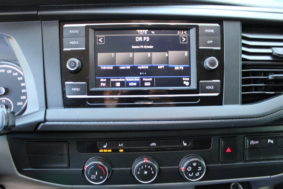 VW Transporter 2,0 TDi 110 Kassevogn lang