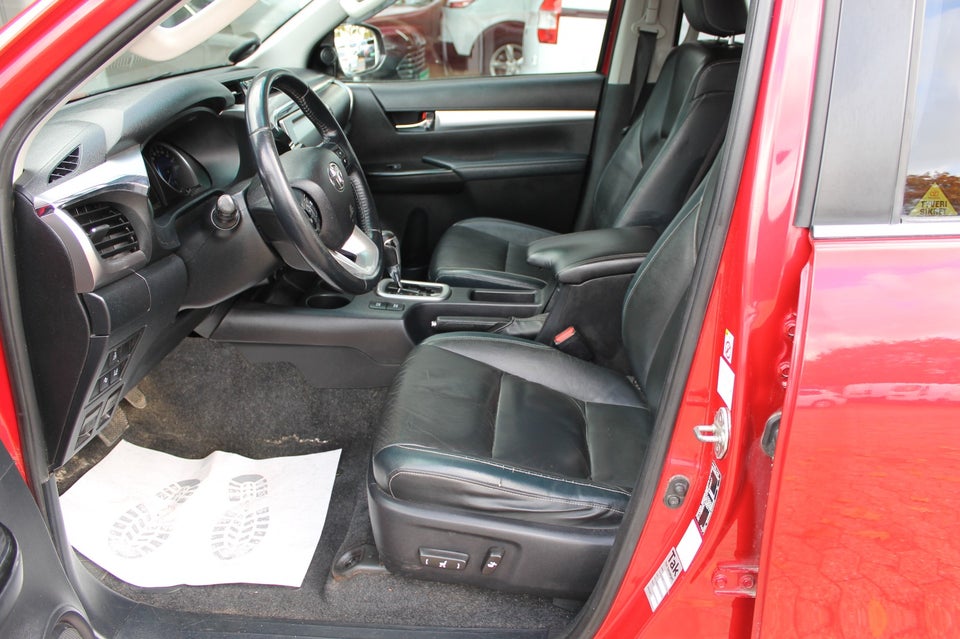 Toyota HiLux 2,4 D-4D 150 T4 Db.Kab aut. 4x4 4d