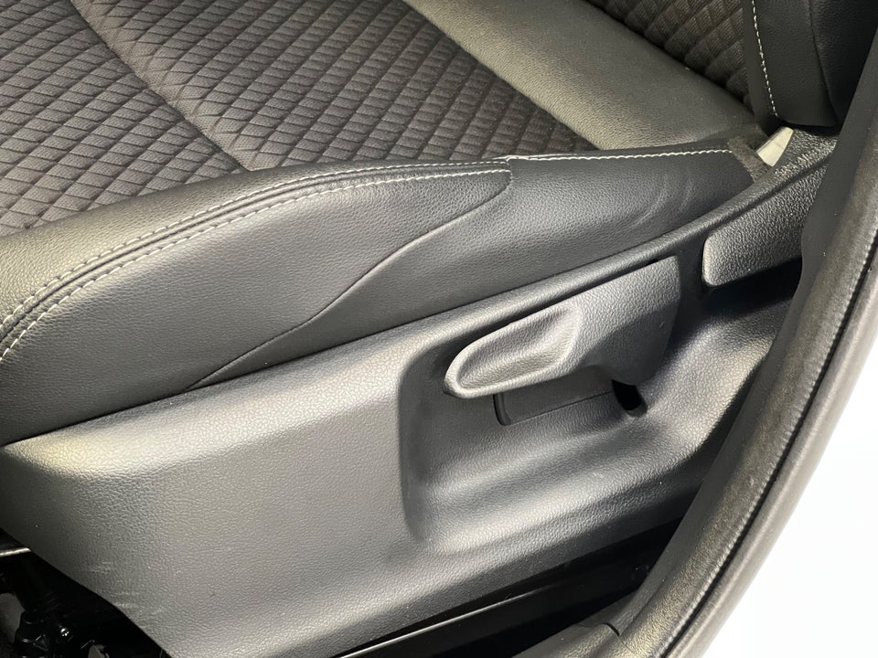 Toyota Yaris 1,5 Hybrid H3 Style e-CVT 5d
