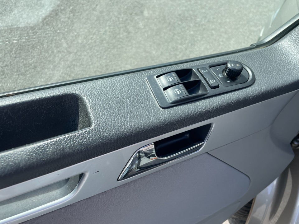 VW Multivan 2,0 TDi 114 Comfortline kort BMT 4d