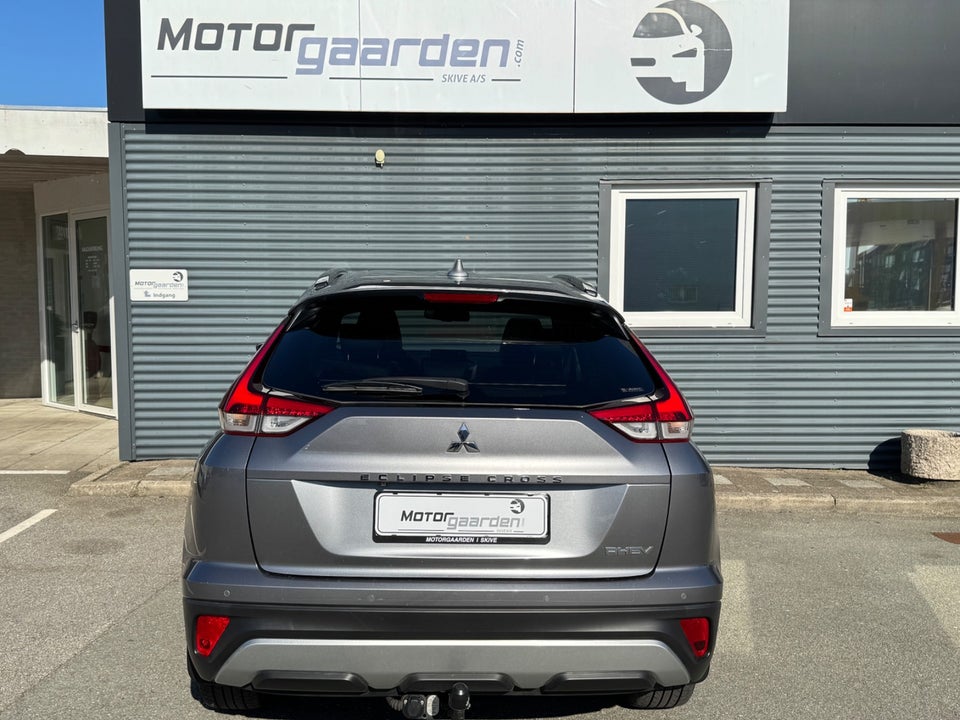 Mitsubishi Eclipse Cross 2,4 PHEV Sport Lux CVT 4WD 5d