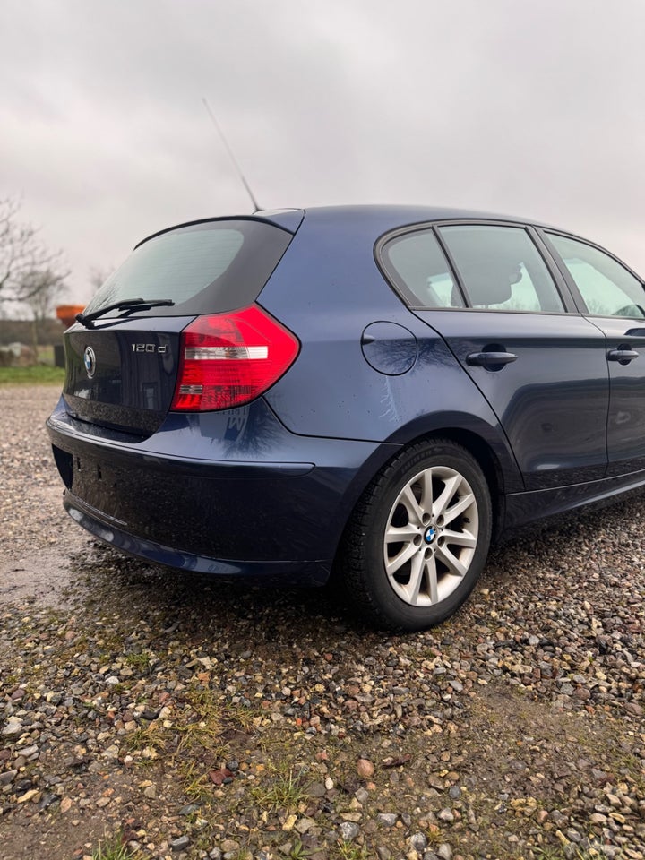 BMW 120d 2,0 Advantage 5d