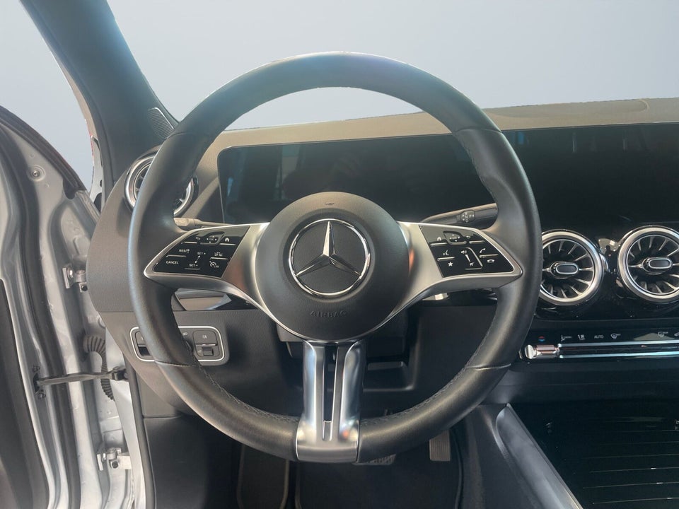 Mercedes EQA250+ Progressive 5d