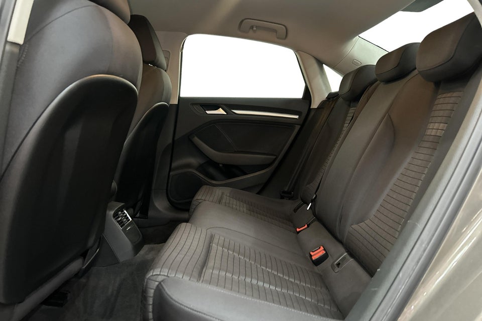 Audi A3 1,4 TFSi 150 Ambition S-tr. 4d