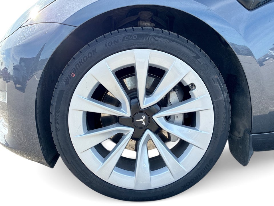 Tesla Model 3 Long Range AWD 4d