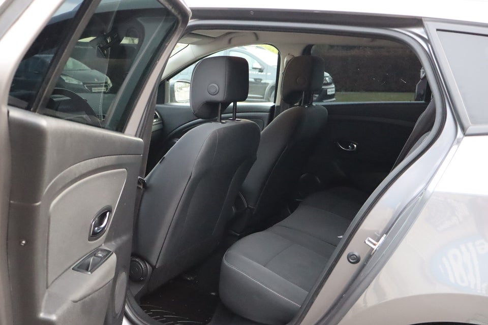 Renault Megane III 1,5 dCi 110 Expression Sport Tourer aut. 5d