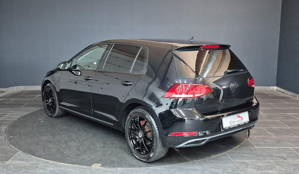 VW Golf VII 1,6 TDi 115 Comfortline 5d
