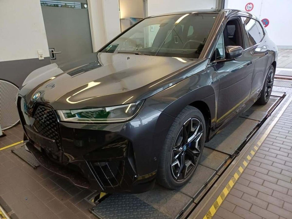 BMW iX xDrive40 Sport 5d