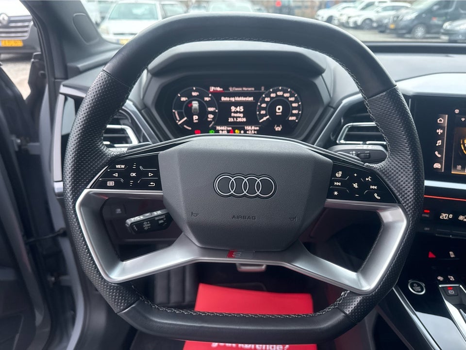 Audi Q4 e-tron 40 S-line 5d