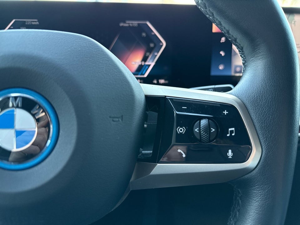 BMW iX xDrive40 Fully Charged M-Sport 5d